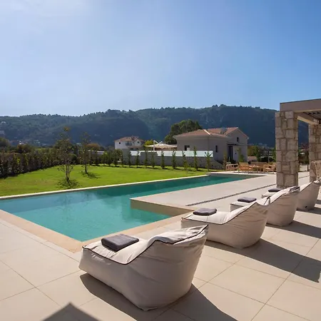 Aquamarina Villa *
